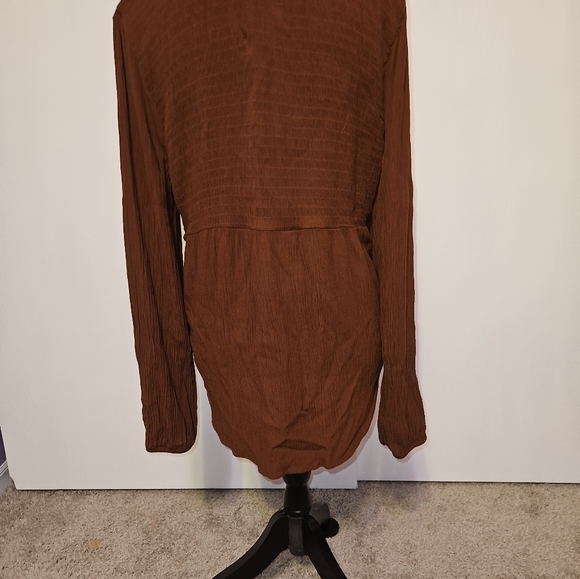 Woman's Brown Tunic - Picture 3 of 5